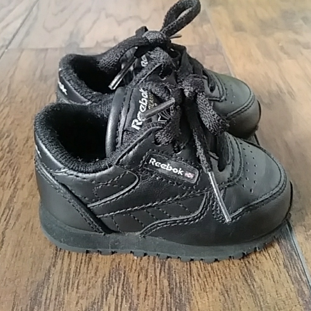 Baby black Reebok Classics Size 2